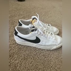 Nike blazer low NEW